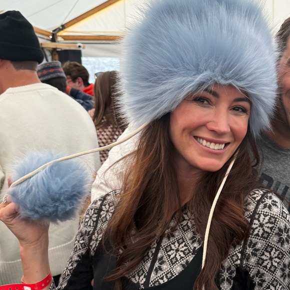 Meet your Posher, Marisa - Picture 1 of 1